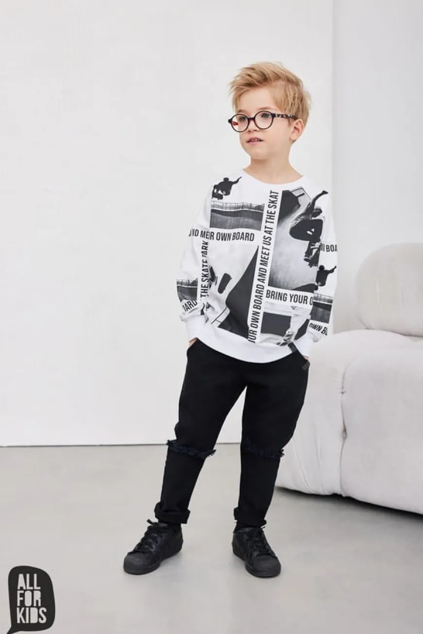 Bluza dla chłopca z motywem skate parku, czarno-biała - All for Kids