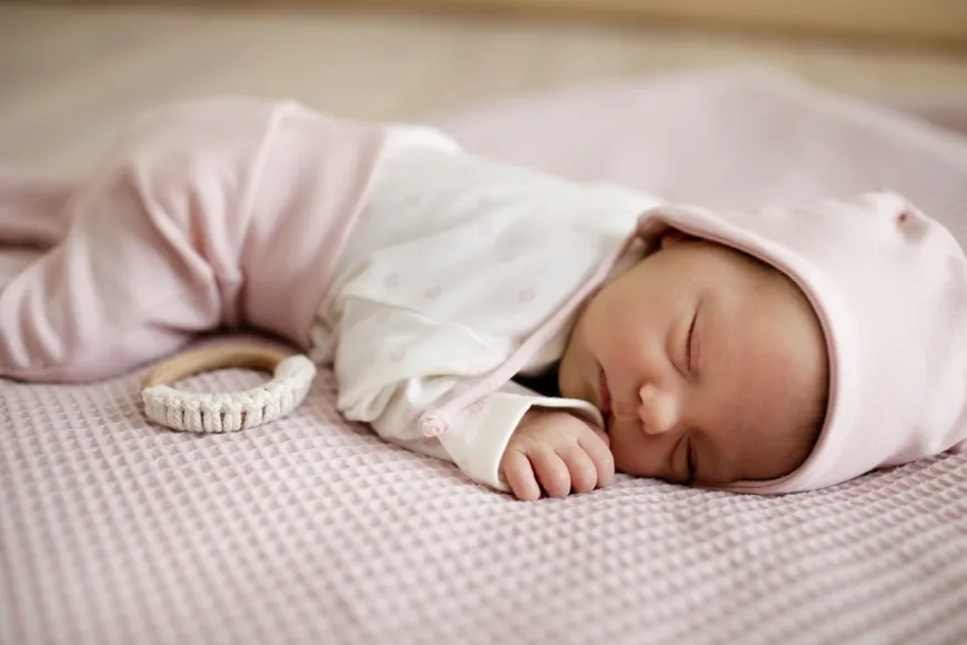 Czapka bawełniana dla niemowląt wiązana pod szyją z uszami misia Rose - Lovely Day | Pinokio