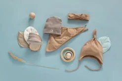 Czapka niemowlęca z supełkiem wiązana pod szyją Brąz Wooden Ponny | Pinokio
