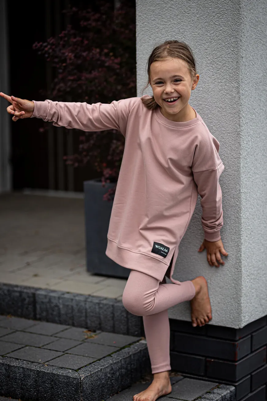 Długa bluza dla dzieci z dłuższym tyłem Little Ana/Blush - Wualaa by dolce sonno