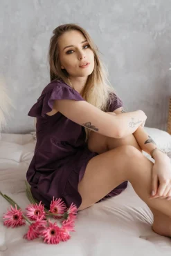 Koszula nocna ciążowa i do karmienia z falbankami Arica/ Fiolet - Dolce Sonno