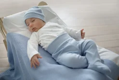 Niebieska czapeczka dla noworodka Baby Blue - Lovely Day | Pinokio