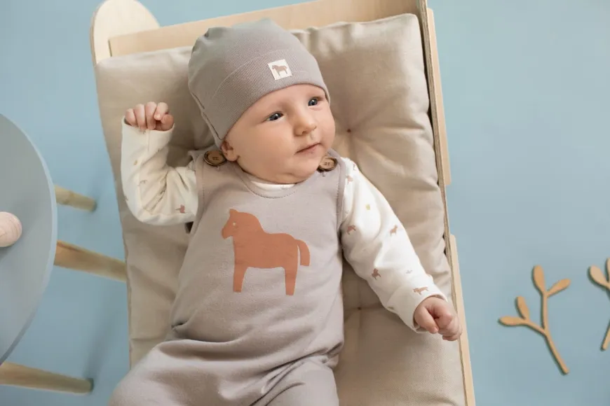 Ogrodniczki niemowlęce brązowe z konikiem - Wooden Pony | Pinokio