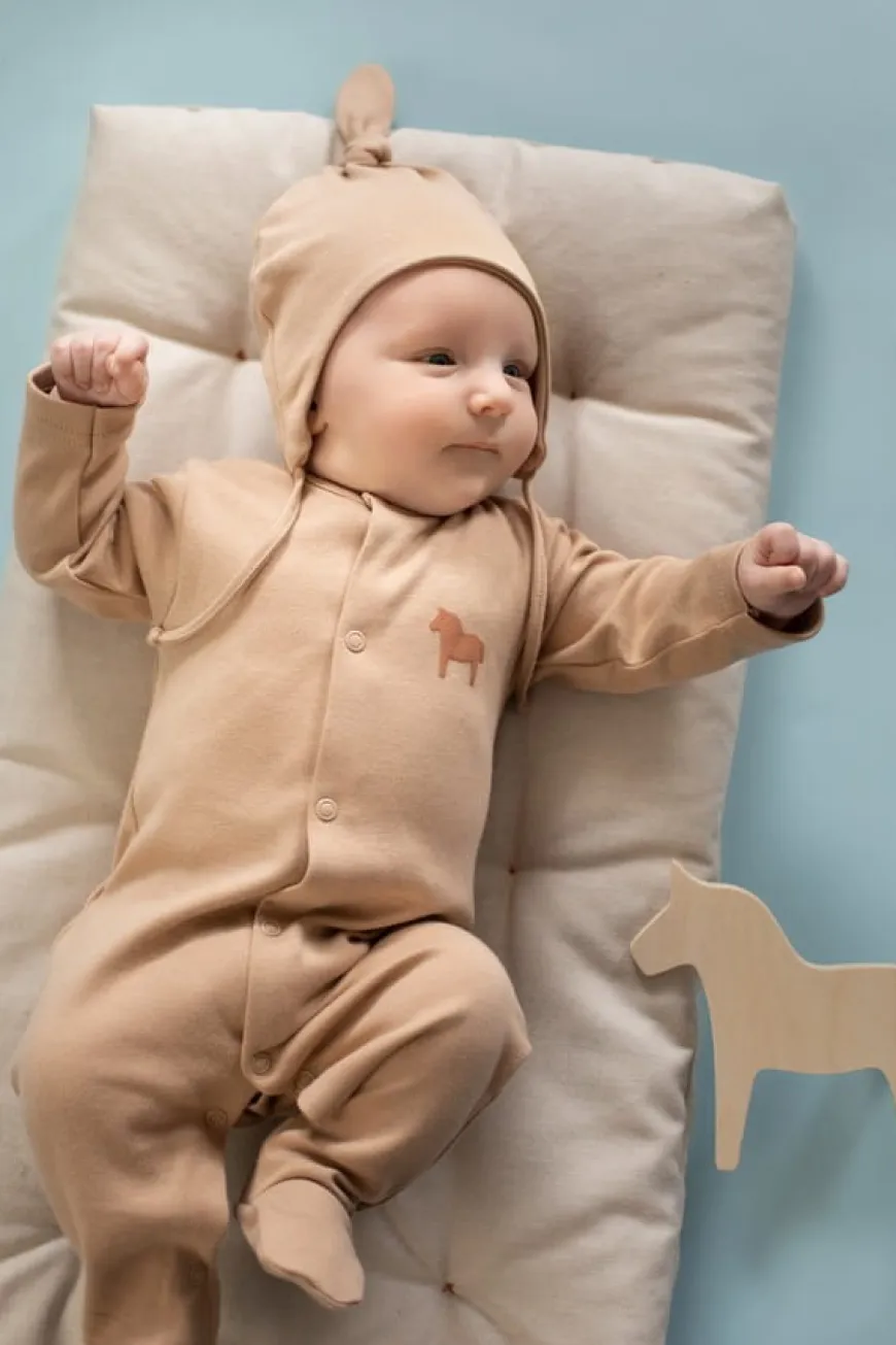 Pajac niemowlęcy na napy brązowy z konikiem - Wooden Pony | Pinokio