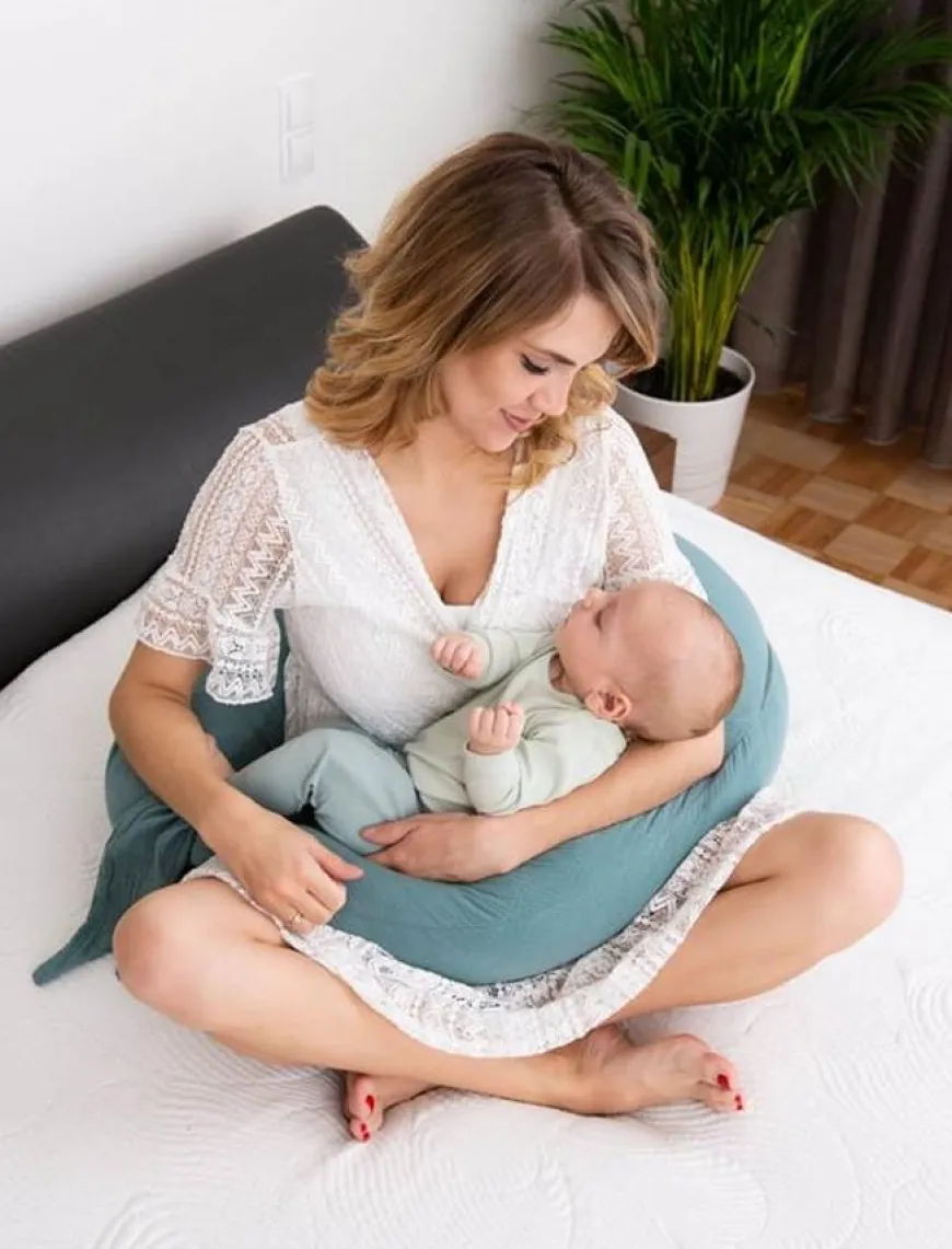 Poduszka pozycjonująca dla kobiet w ciąży i do karmienia, Rogal - MOON MUSLIN, 240cm | zieleń - BabyMatex TB0076_34