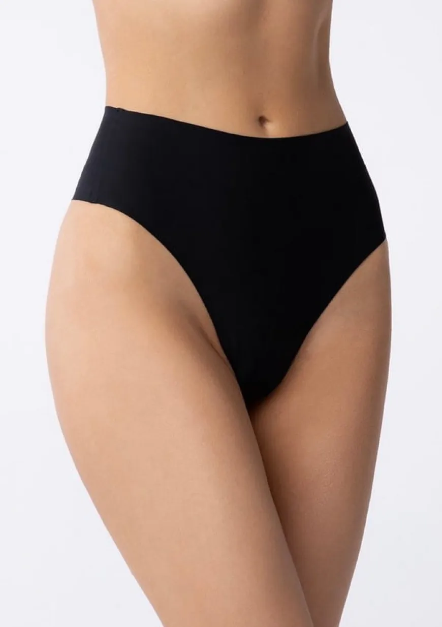 Stringi Maxi damskie z delikatnej mikrofibry - czarne | Julimex