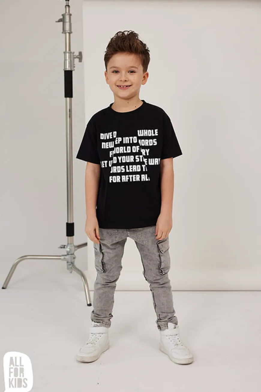 T-shirt chłopięcy czarny z napisami - All for Kids