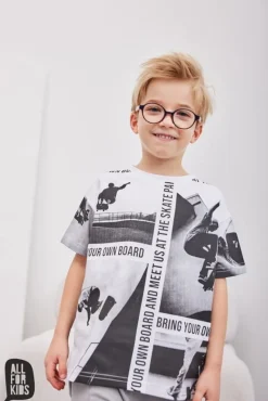 T-shirt chłopięcy z motywem skate parku - idealny dla miłośników deskorolek - All for Kids