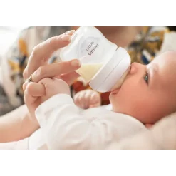 Zestaw startowy 4szt butelek Responsywnych Natural + szczotka i smoczek 0-6m | Avent